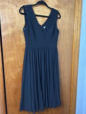 Dress the Population Black Sleeveless V-Neck Midi Dress